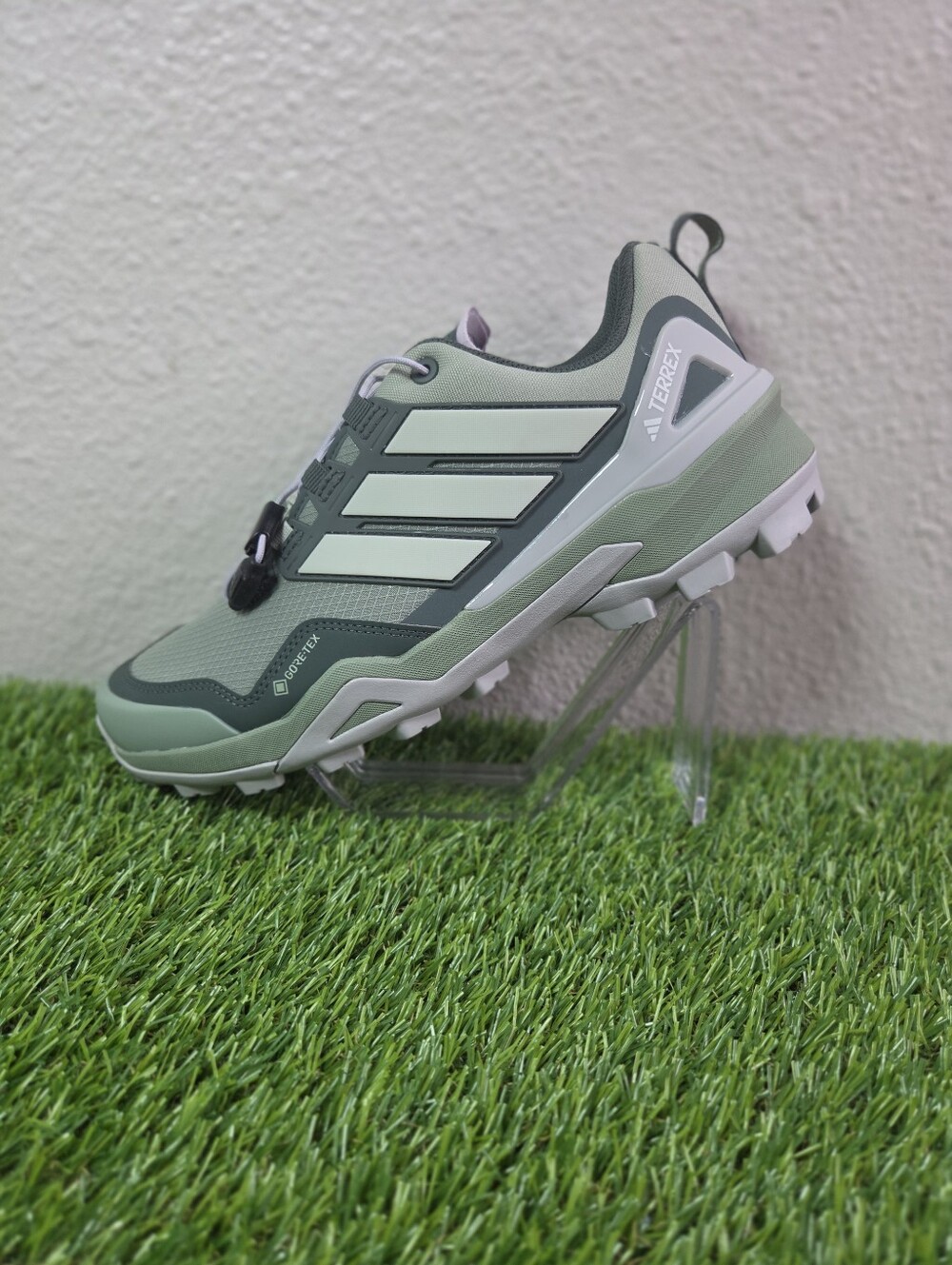 Size 10 - adidas Terrex Skychaser GORE-TEX Silver Green Women's